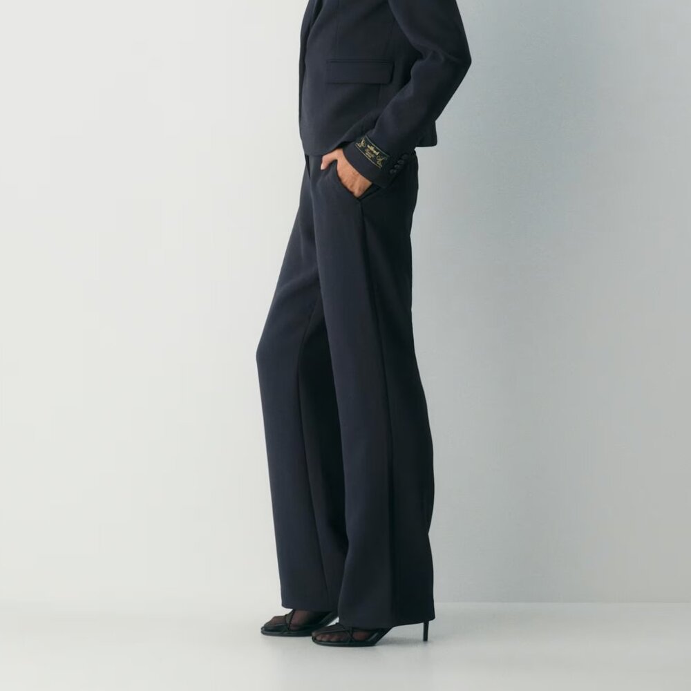 Aritzia Strata Pant - Wilfred - Size 6 - Black - Picture 2 of 7